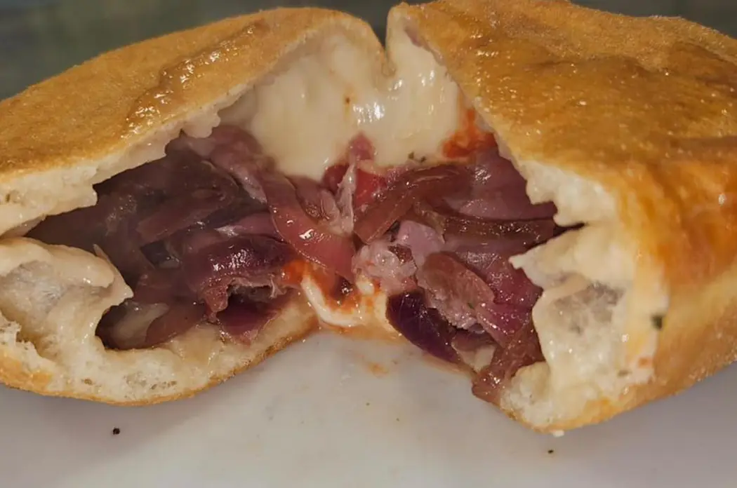 Calzone filante con cipolla